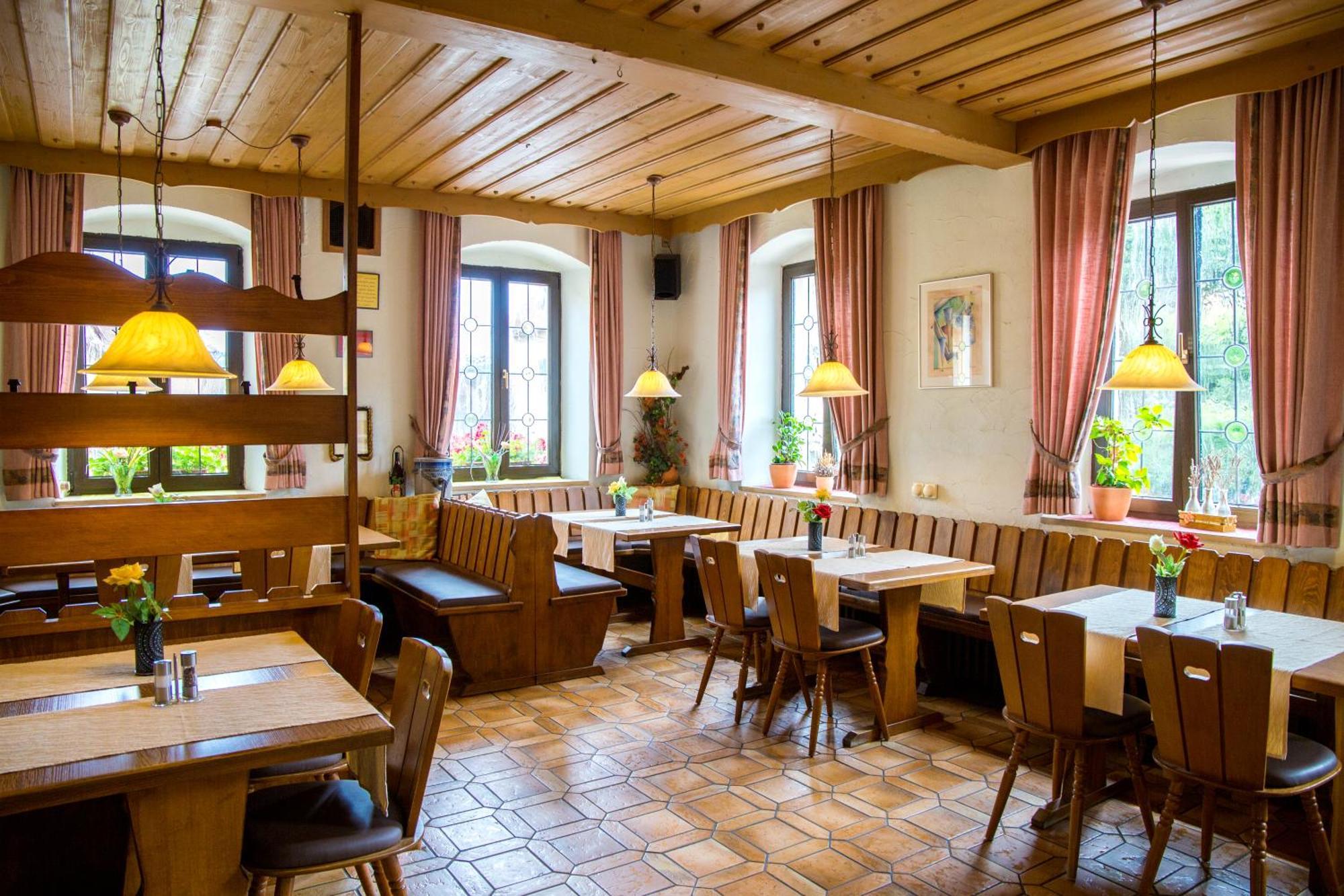 Hotel Zur Linde Gaedheim ภายนอก รูปภาพ